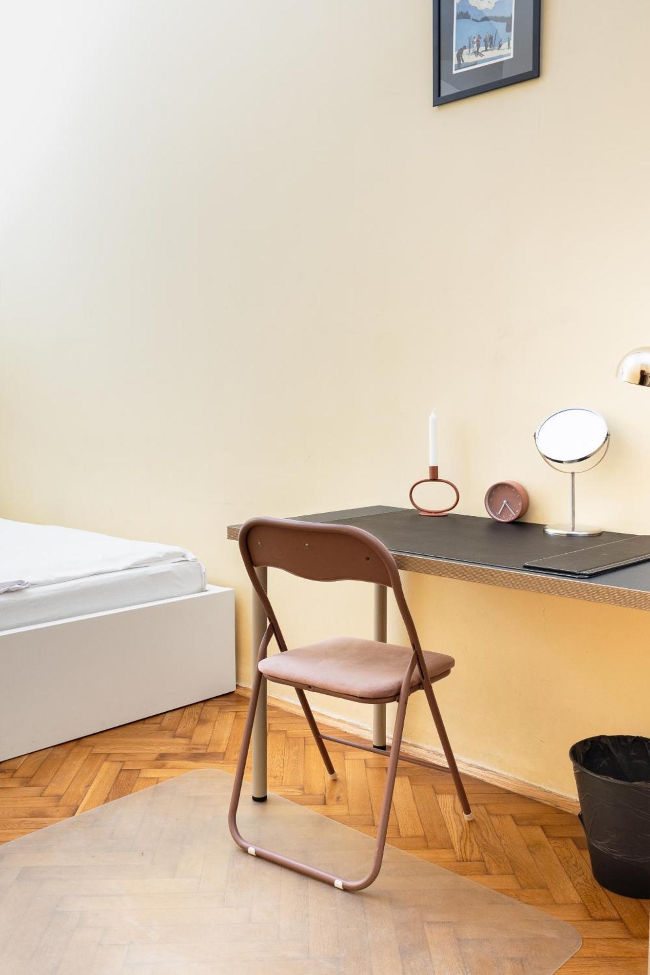 Homely 4 Bedroom - Old Town - By Upstairs Apartament Kraków