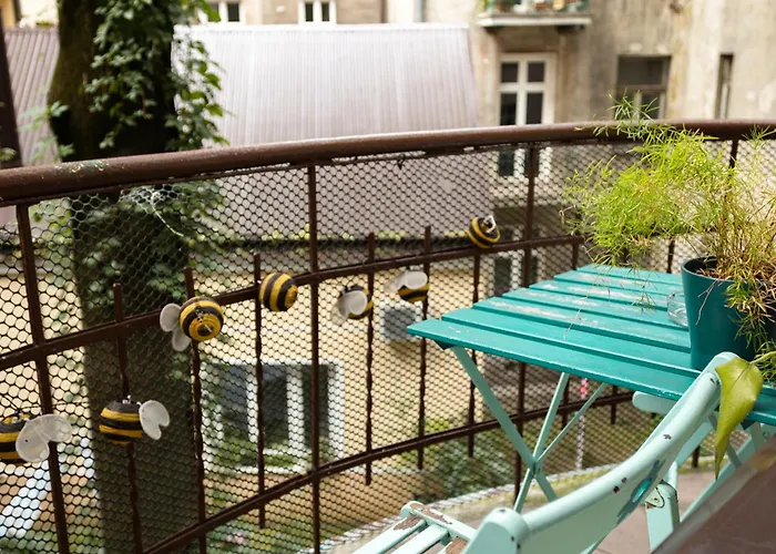 Homely 4 Bedroom Apartment - Old Town - By Upstairs