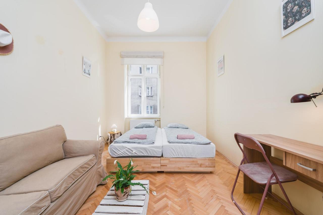 Homely 4 Bedroom - Old Town - By Upstairs *