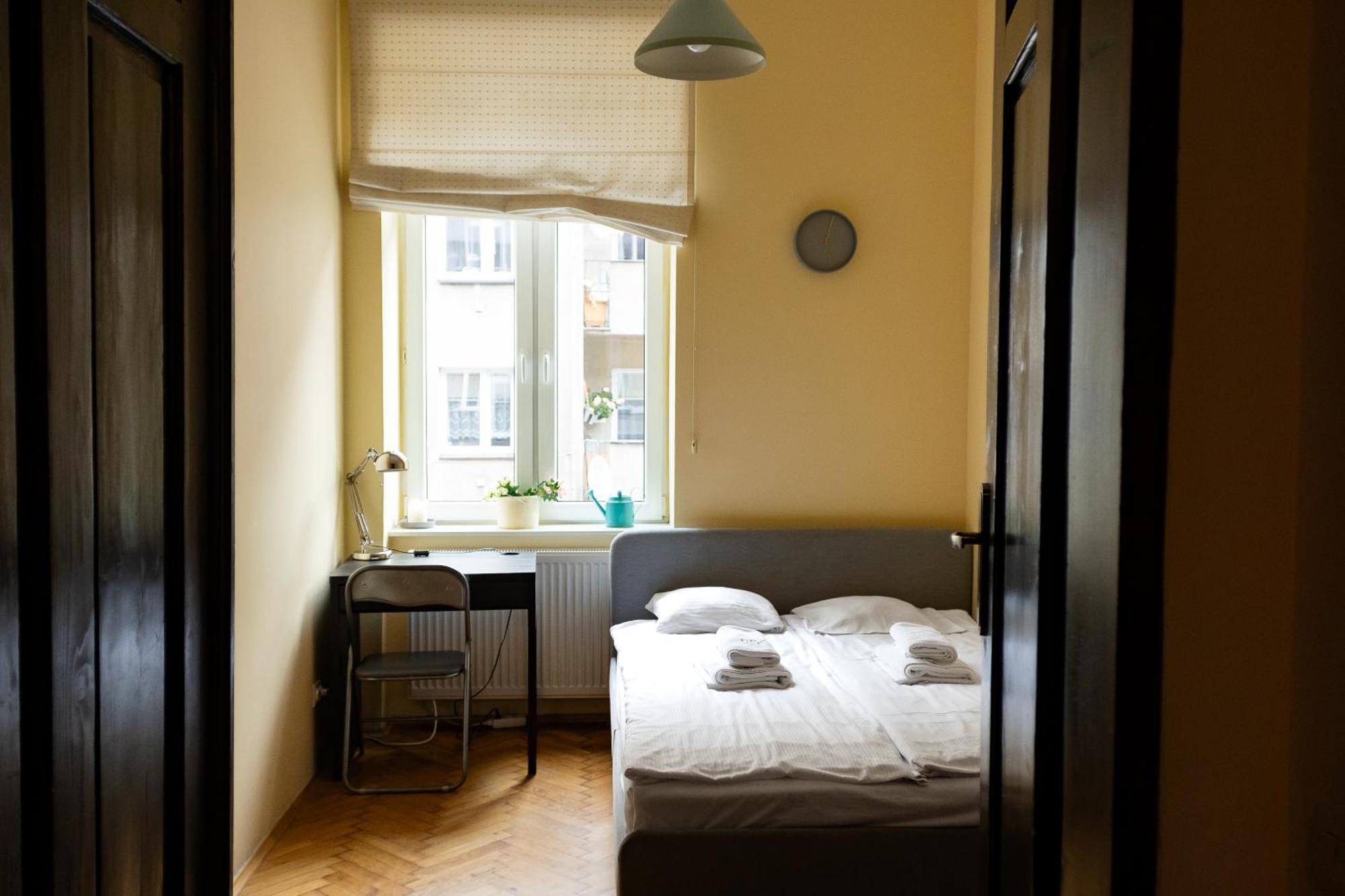 Homely 4 Bedroom - Old Town - By Upstairs *